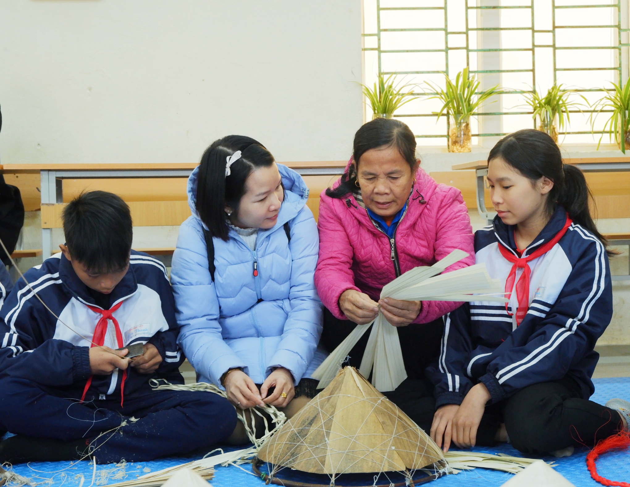 Đưa di sản sống vào trường học, nhìn từ “STEM nón lá”