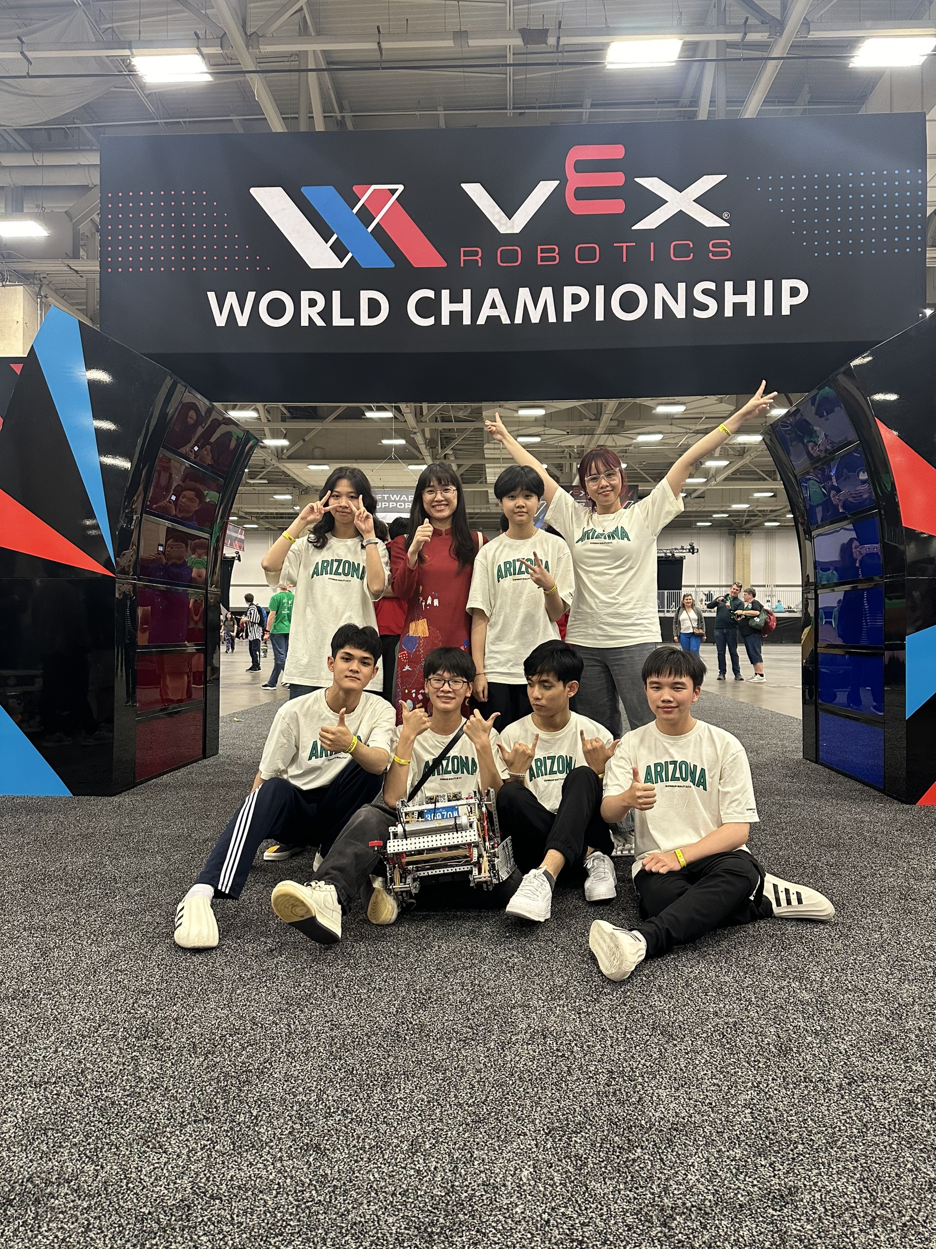 Conquering the World Robotics Challenge: The Proud Journey of Team 11 from Cao Bang at the Vex V5 World Championship 2024