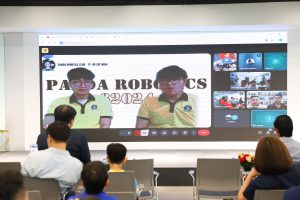 Các đội thi đại diện Việt Nam tham gia thi đấu quốc tế giải VEX Robotics 2025