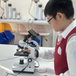 Học sinh trải nghiệm tại Darwin lab